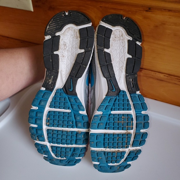 Nike Revolution 2, Womens size 7 - Picture 6 of 6